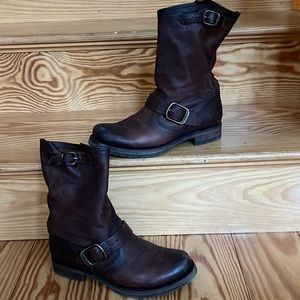Frye Veronica booties size 7B